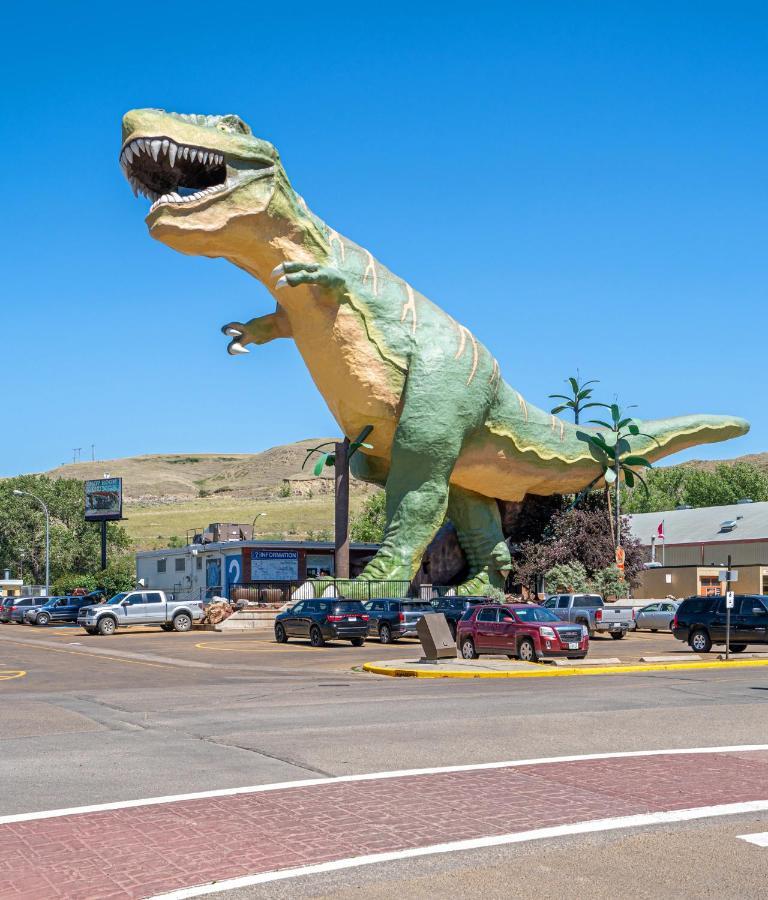 Raptor Retreat L Central L Big Dinosaur L Sleeps 9 Drumheller Esterno foto